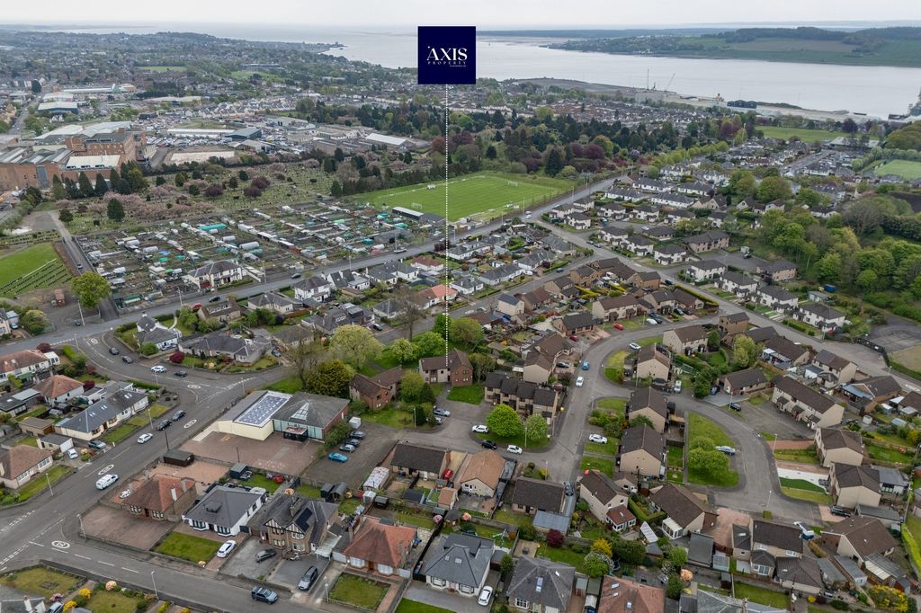 Property photo 1 of 7 Dron