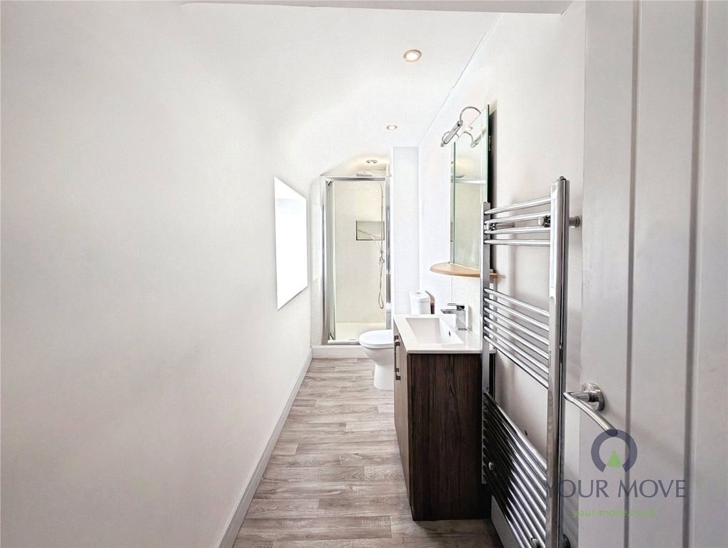 Property photo 3 of 20 House Shower Room