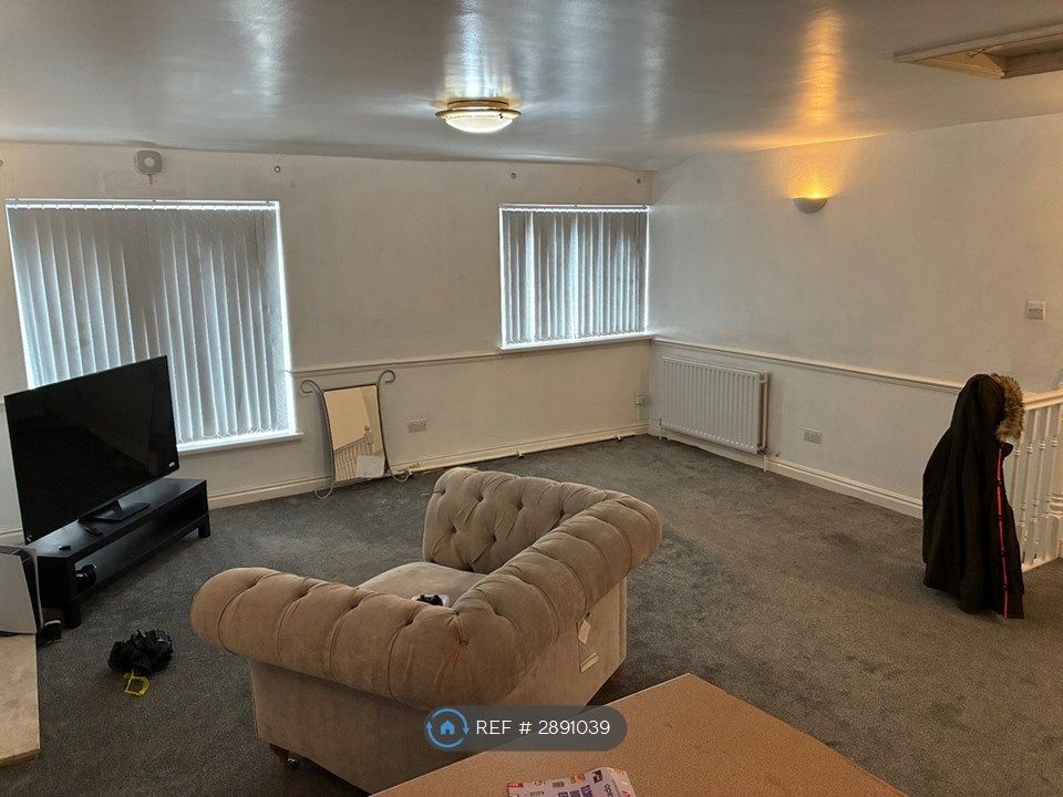 Property photo 3 of 9 Living Area