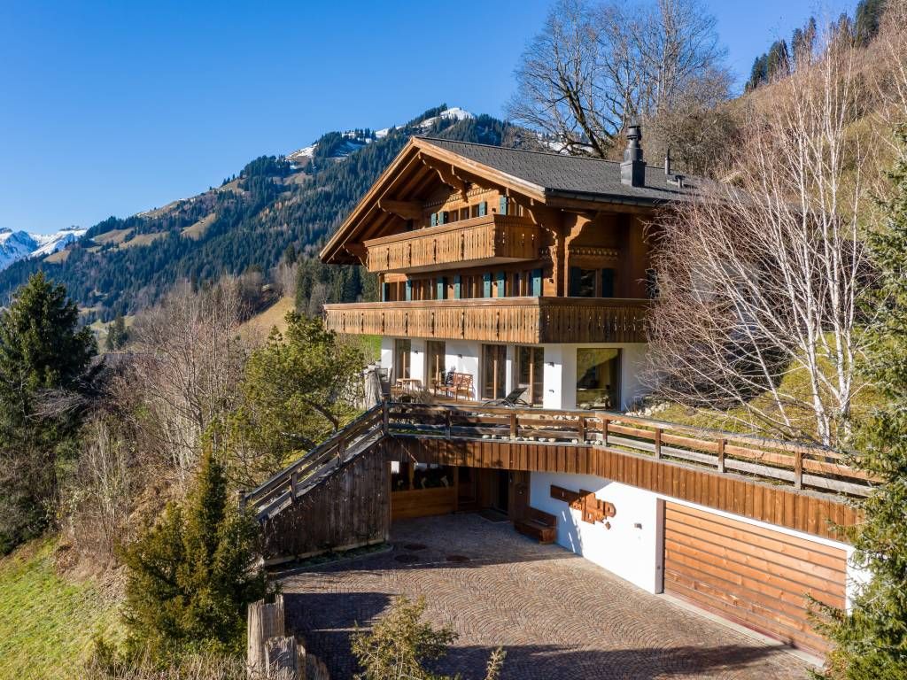 Property photo 2 of 12