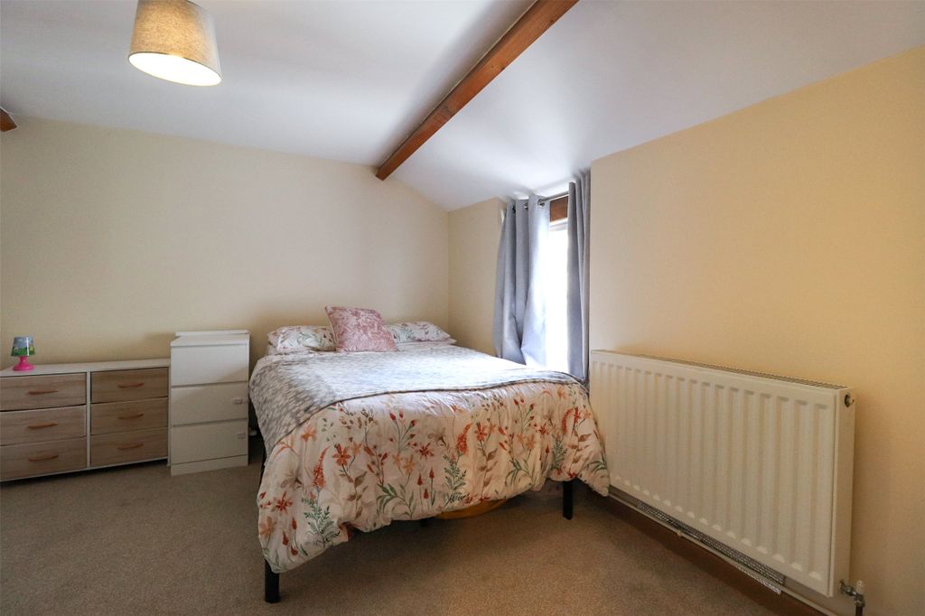 Property photo 3 of 10 3 - Picture No. 05