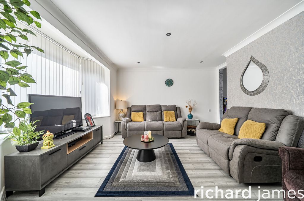 Property photo 3 of 15 527630Fd712240Ac8Ca400B6402Dcd73