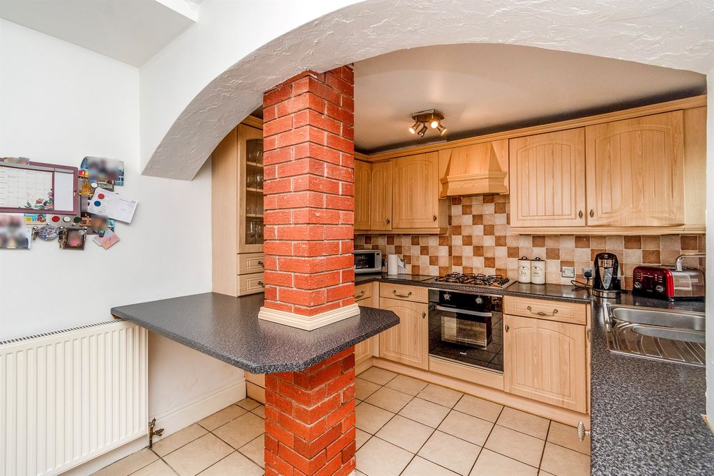 Property photo 2 of 14