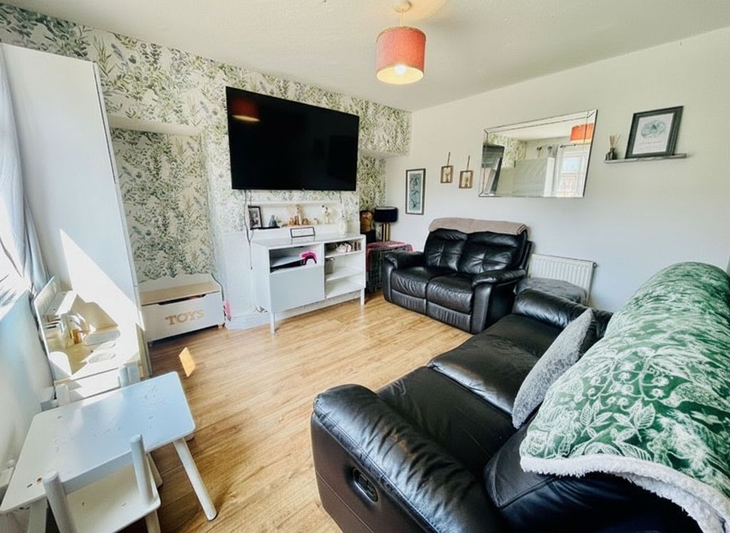 Property photo 3 of 9