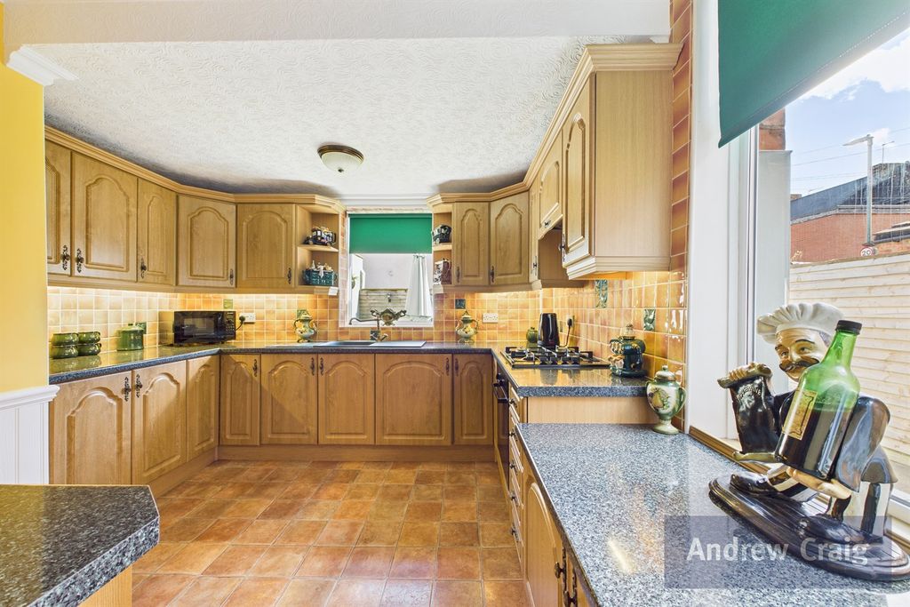 Property photo 3 of 20 Kitchen Diner