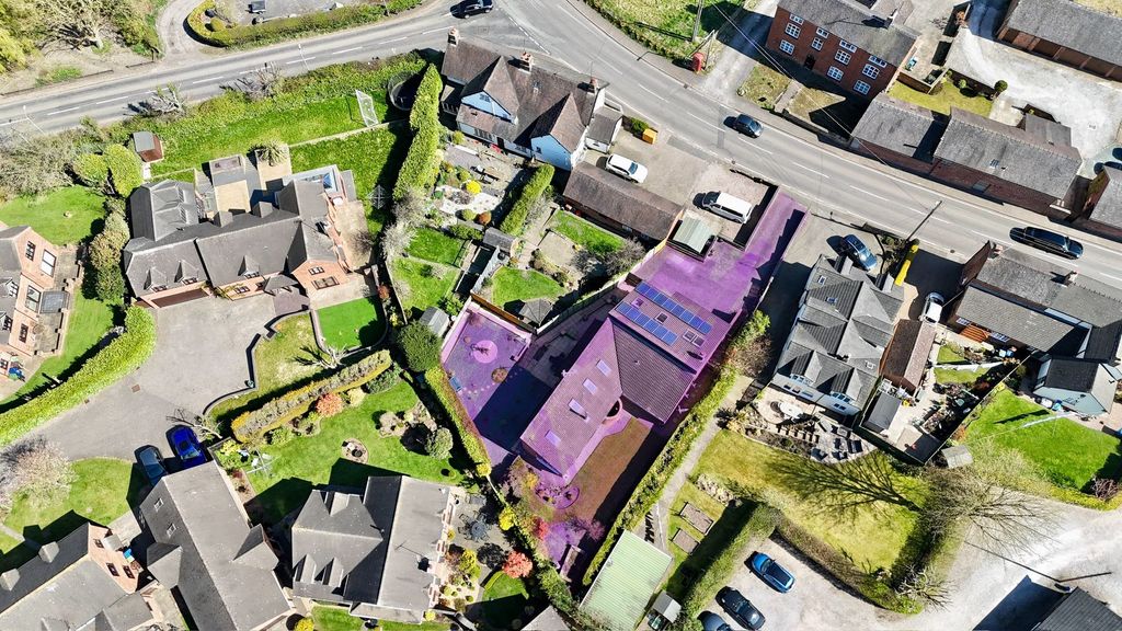 Property photo 2 of 28