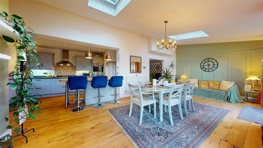 Property photo 3 of 28 St Anns Road - Reception Room