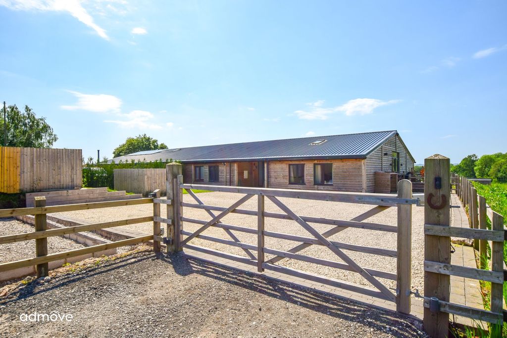 Property photo 2 of 44
