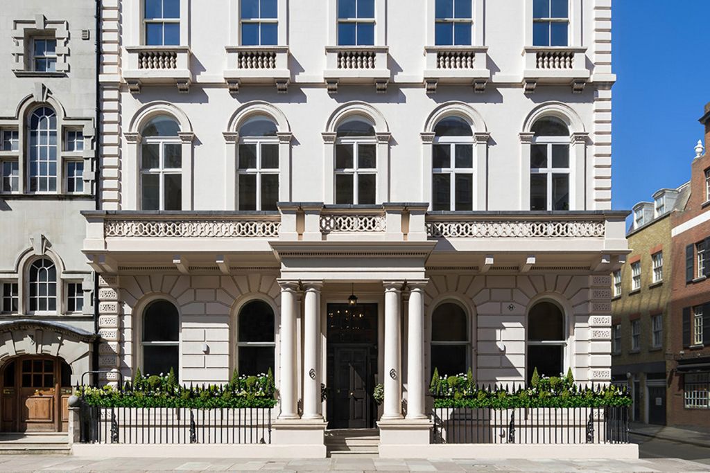 Property photo 2 of 9