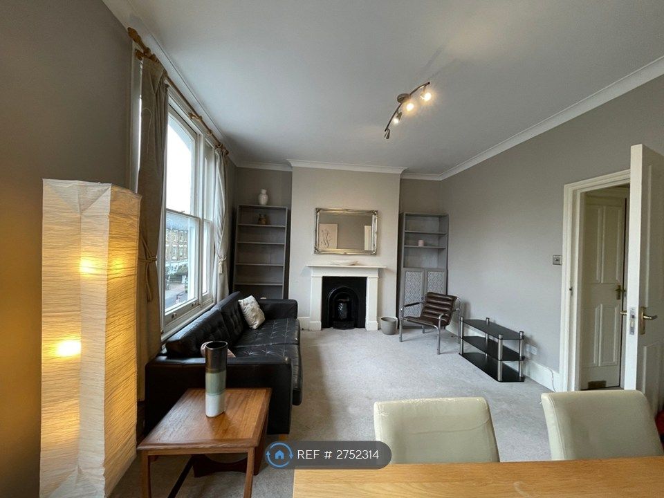 Property photo 1 of 6 Living Room