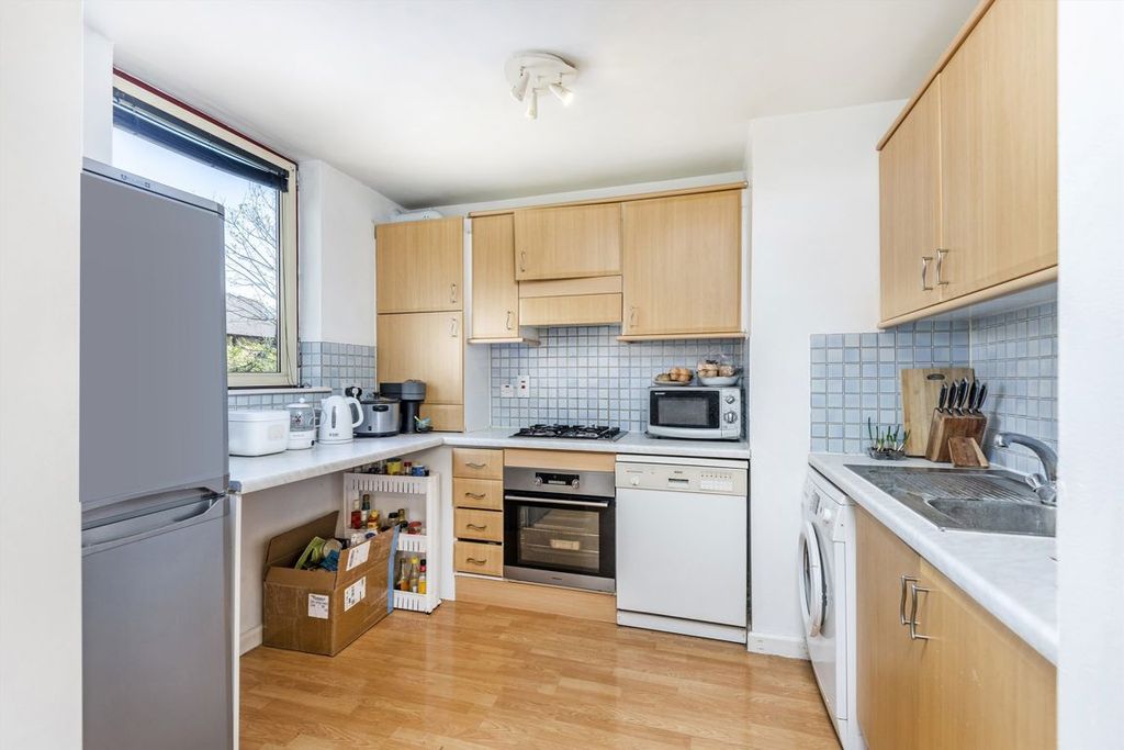 Property photo 3 of 6