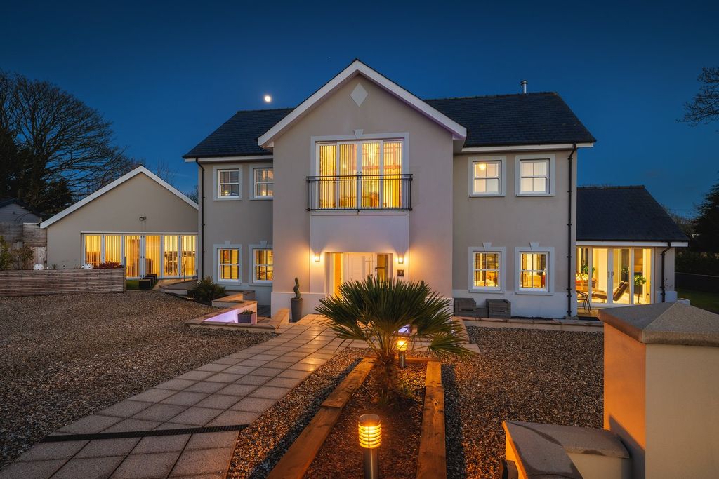 Property photo 1 of 39