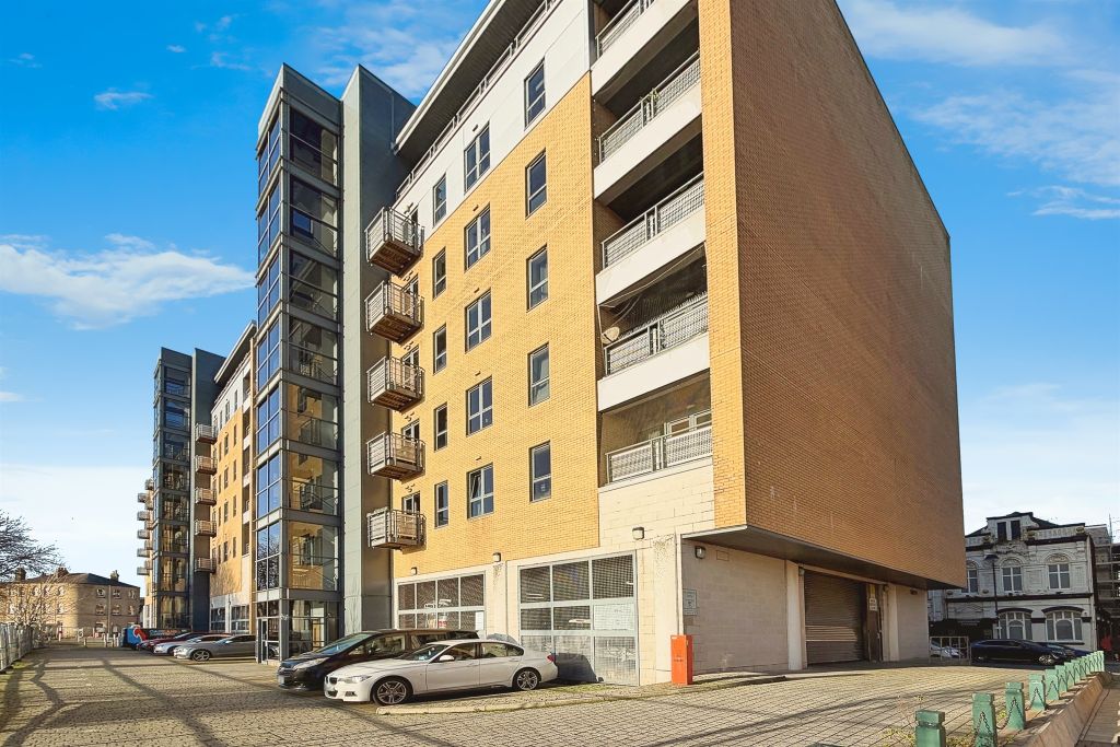 Property photo 1 of 12