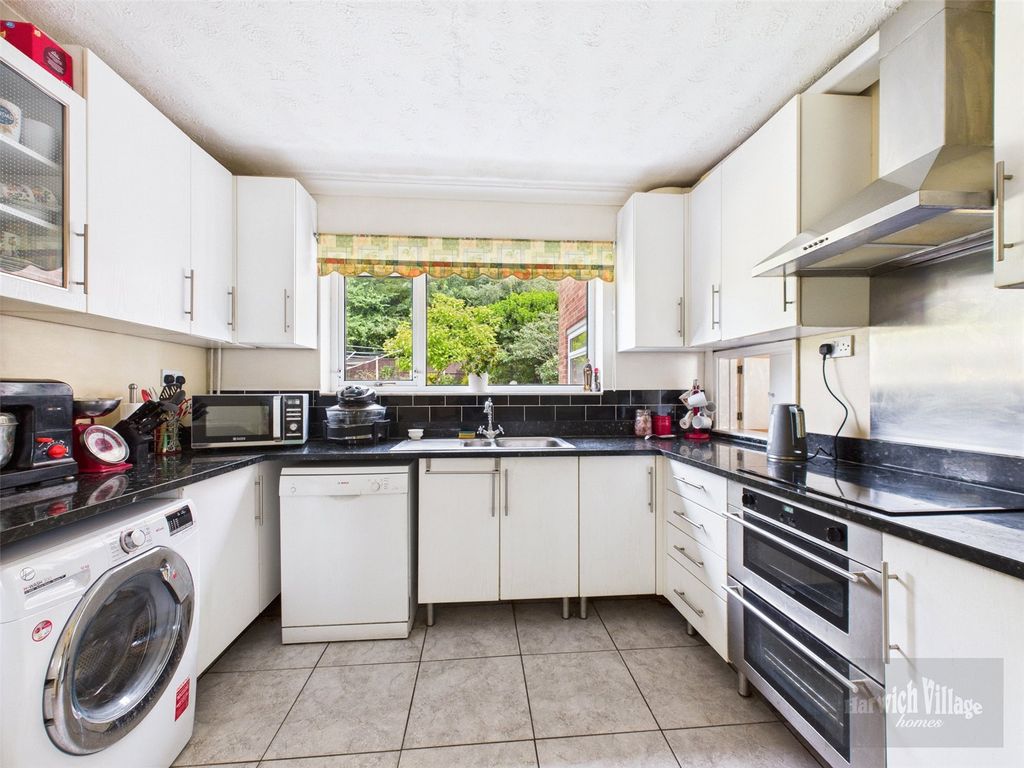 Additional image 5 of 4 bed detached house for saleGordon Road, Dovercourt, Harwich CO12