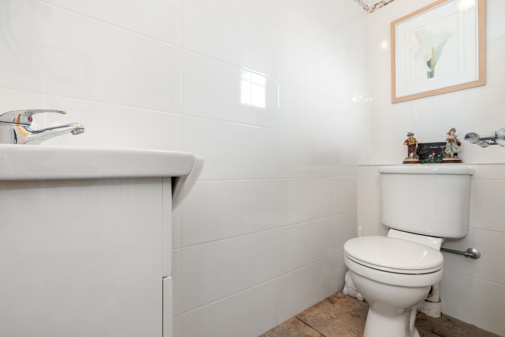 Property photo 3 of 29 22 Mountain View