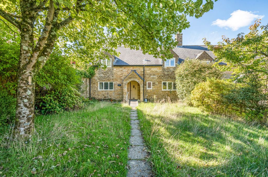 Property photo 3 of 23 1355732-18-68d2Bf...