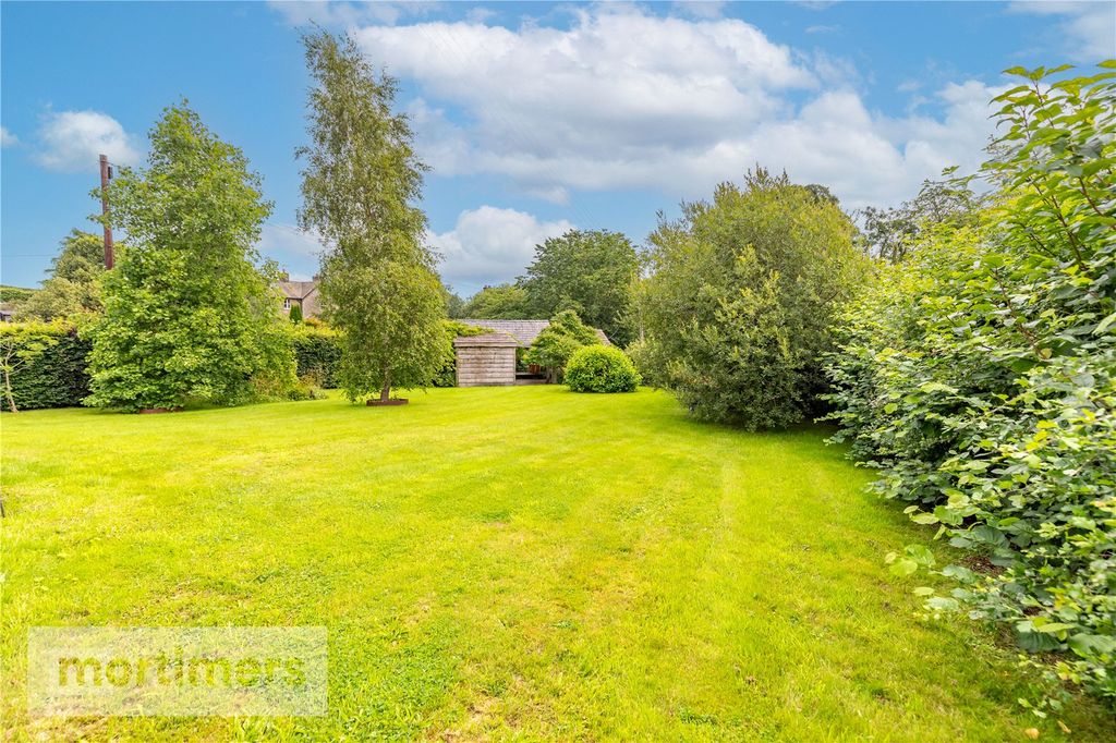 Property photo 2 of 27 Garden