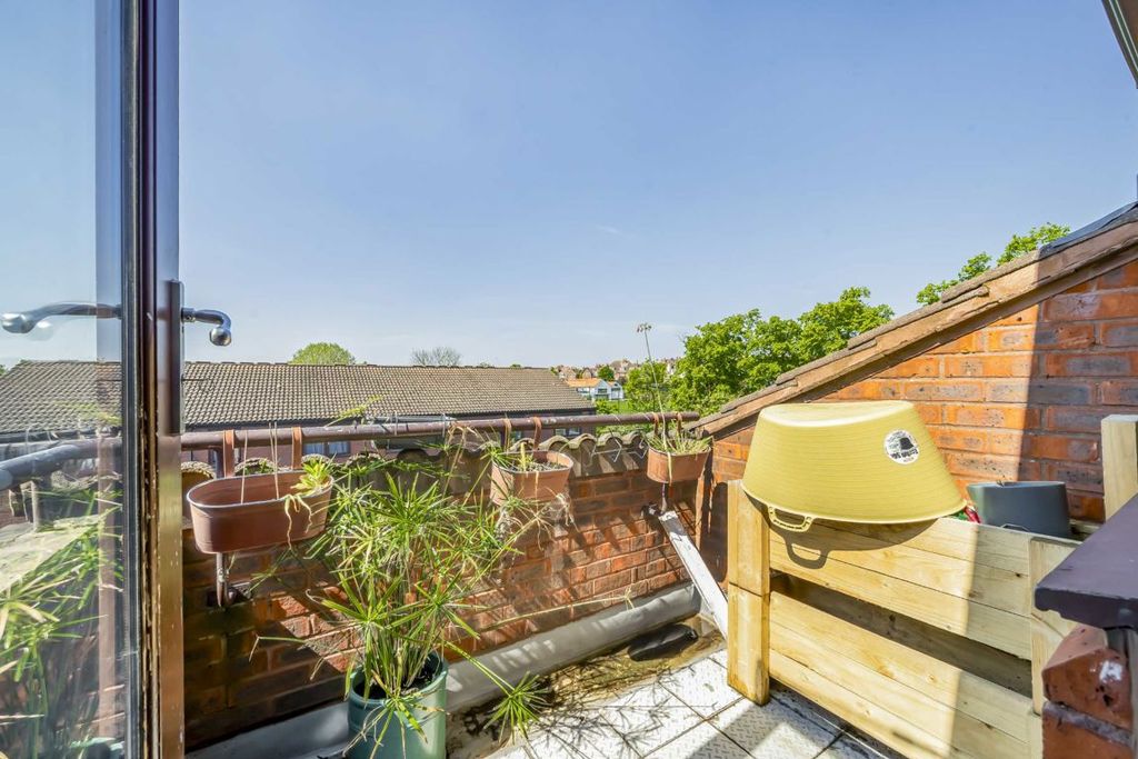 Property photo 3 of 5