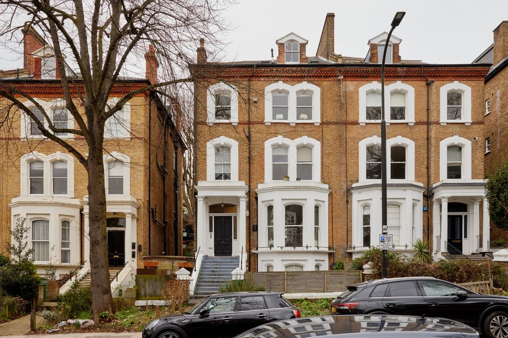 Property photo 2 of 19 198941 - Belsize Avenue_Hires_37.Jpg