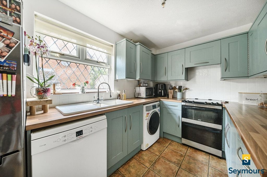 Property photo 2 of 17 Kitchen