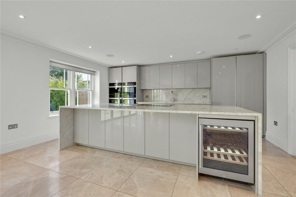 Property photo 3 of 12 Picture No. 15