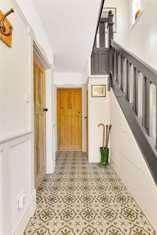 Property photo 2 of 21 Beresfordroad_Hs_052.Jpg