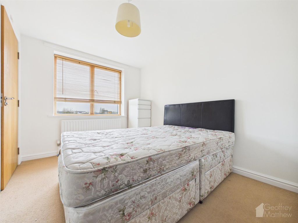 Property photo 3 of 6