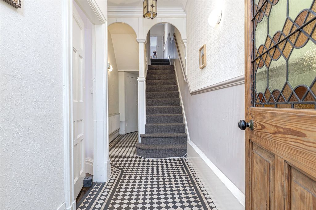 Property photo 2 of 24 Picture 2