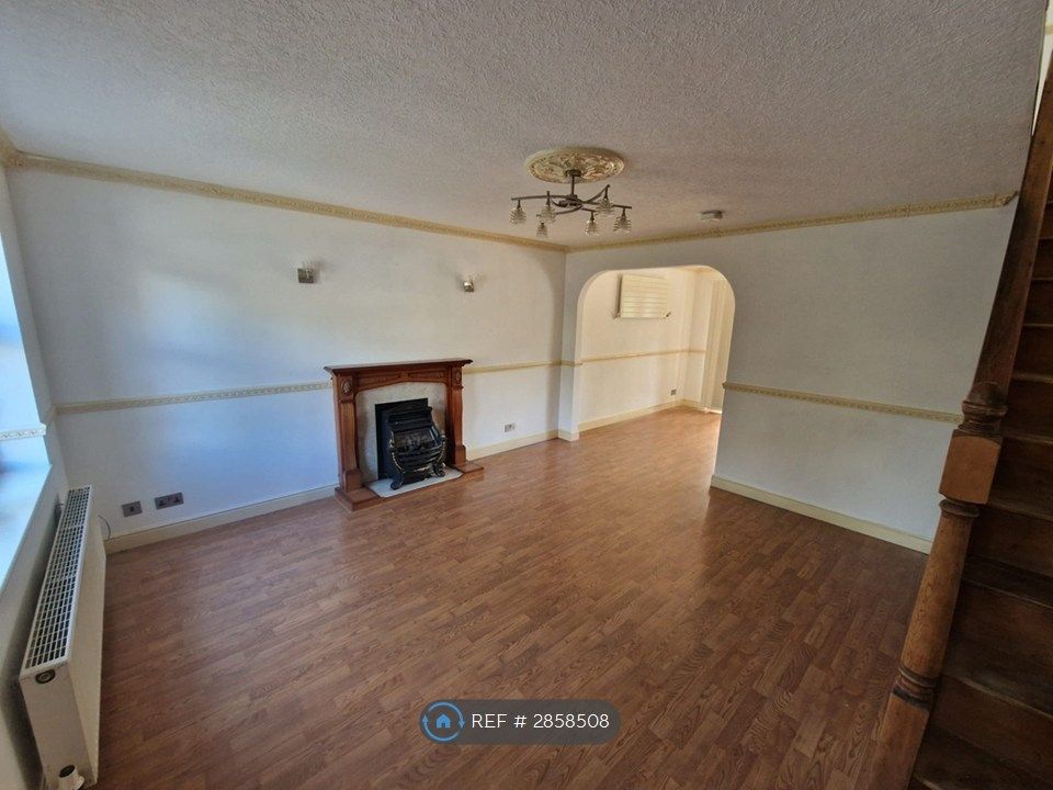 Property photo 2 of 11 Living Area 1