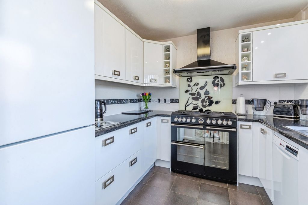 Property photo 3 of 17 Pbox-Img.Jpg