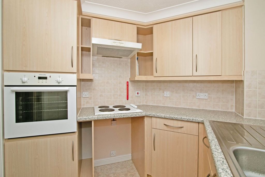 Property photo 2 of 13