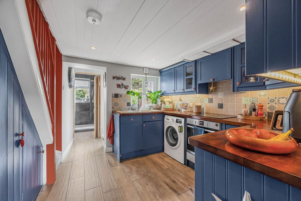 Property photo 3 of 18