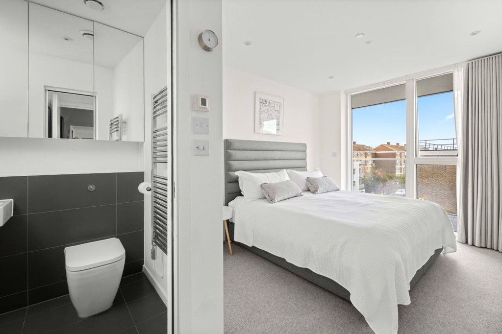 Property photo 3 of 24 Bedroom One