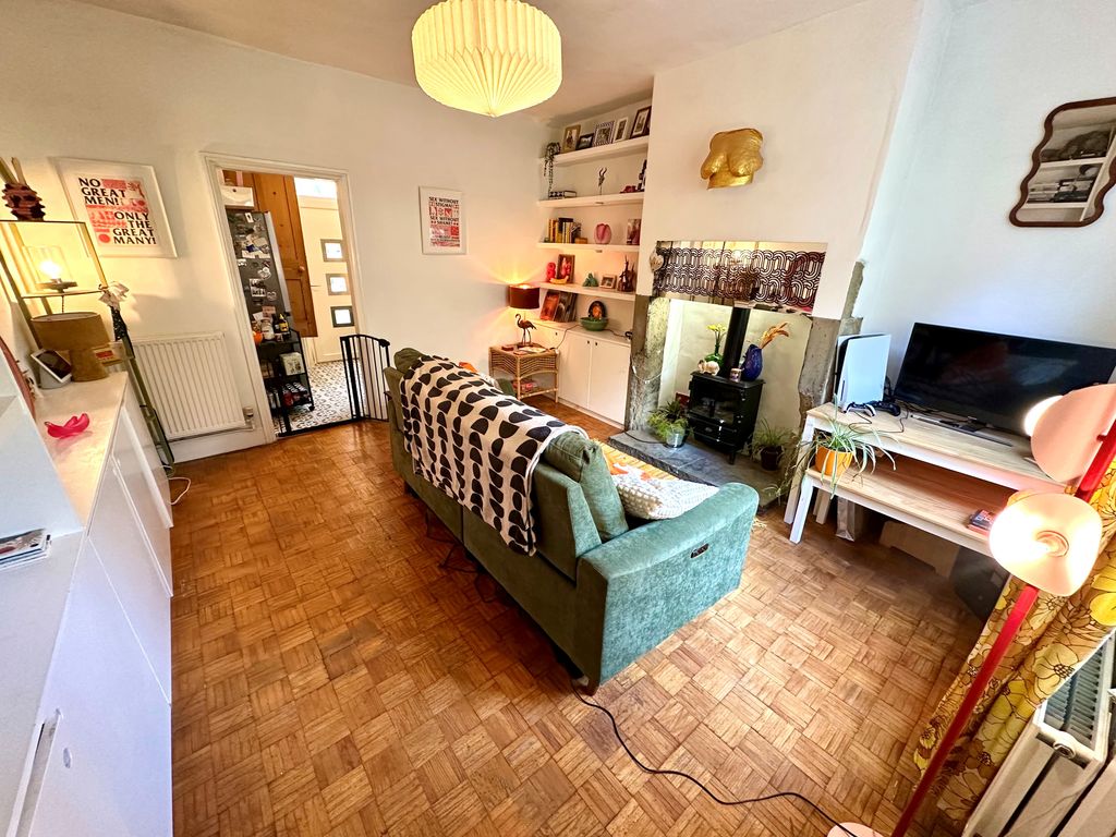 Property photo 3 of 19