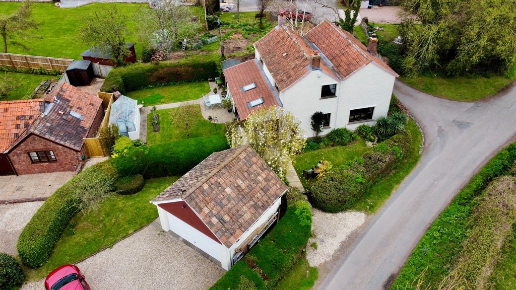 Property photo 2 of 24