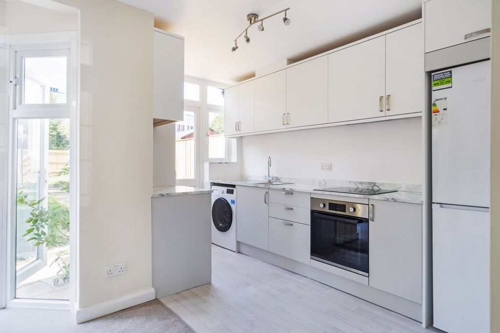Property photo 3 of 12 71 Wolsey Drive 3248