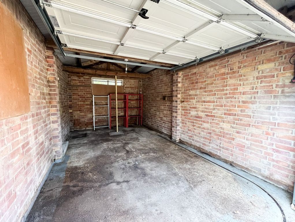 Property photo 3 of 4