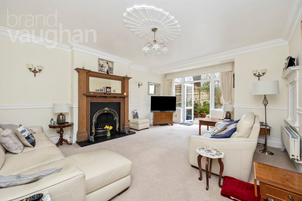 Property photo 3 of 24 Picture No. 12