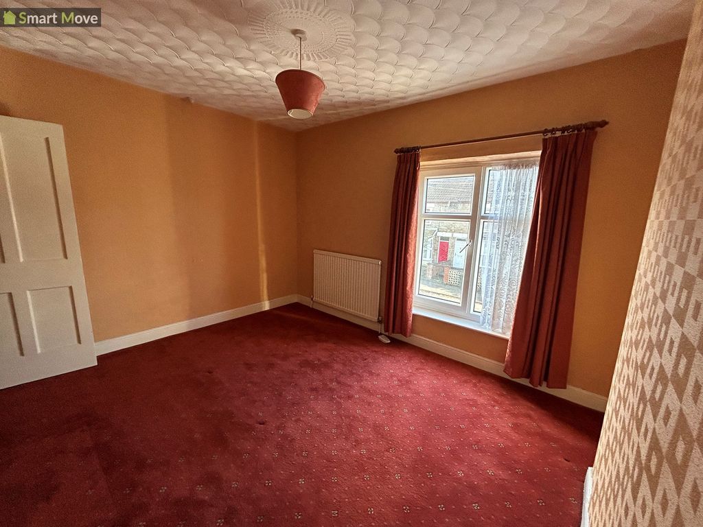 Property photo 3 of 10 Bedroom 1