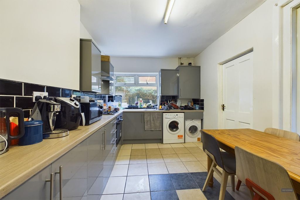 Property photo 3 of 12 Cam01745G0-Pr0038-Still004.Jpg