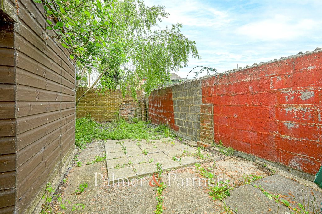 Property photo 1 of 5 Garden