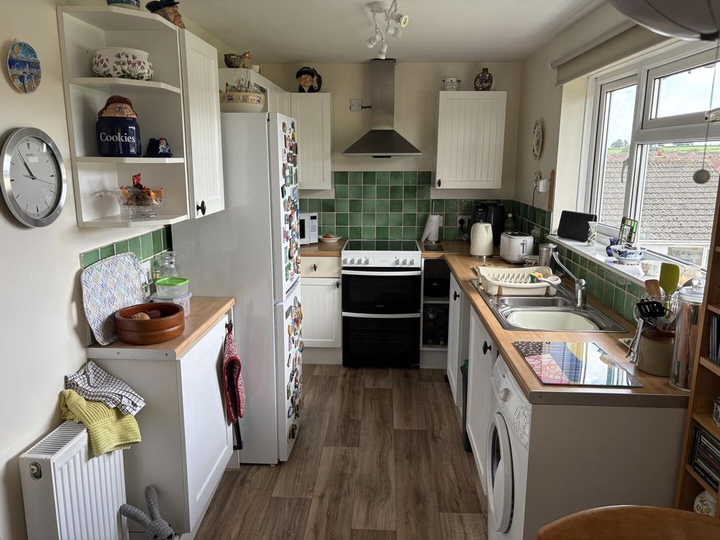 Property photo 2 of 13 Kitchen