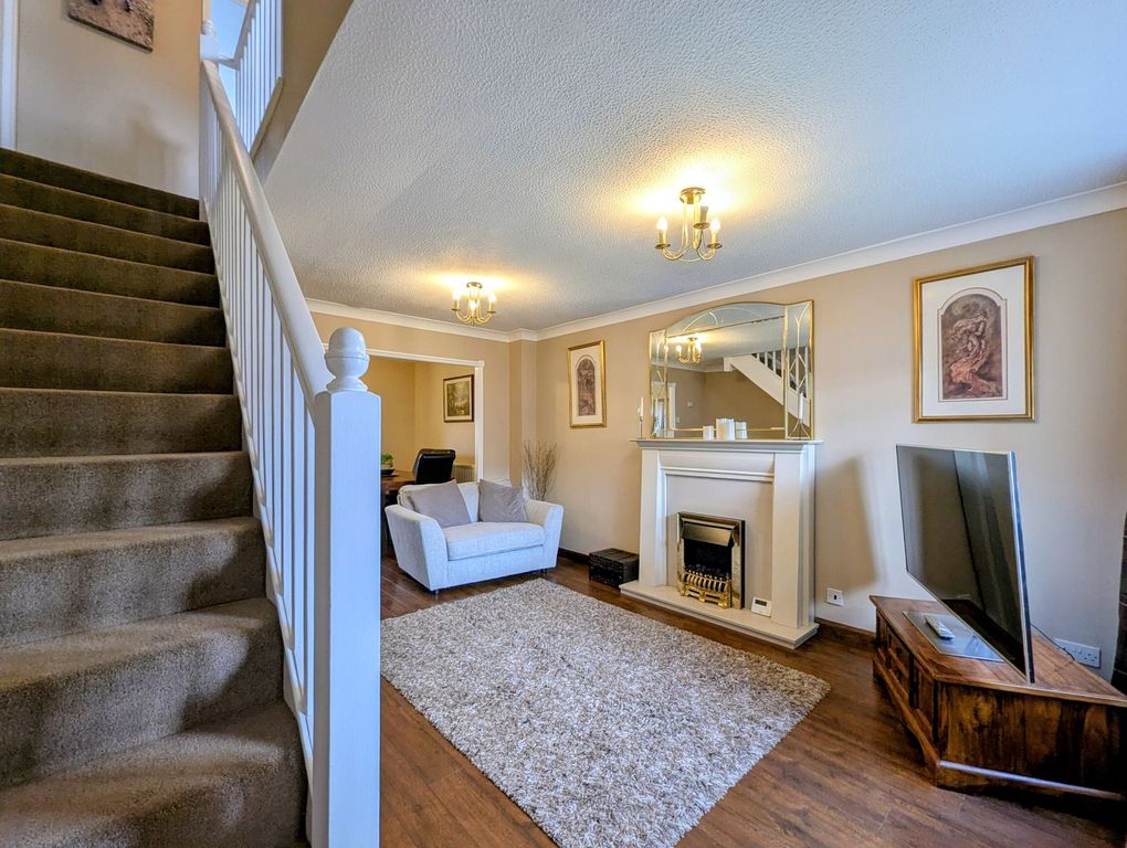 Property photo 2 of 20