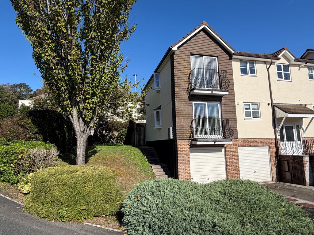 Property photo 1 of 7 11