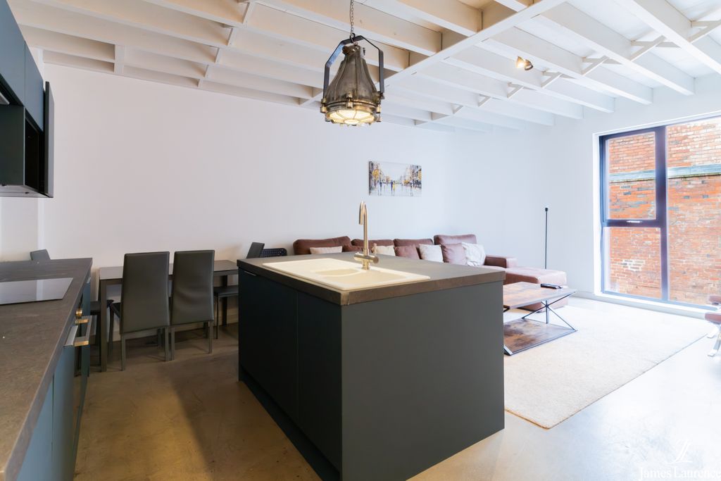 Property photo 3 of 16 8X1A6092-Hdr