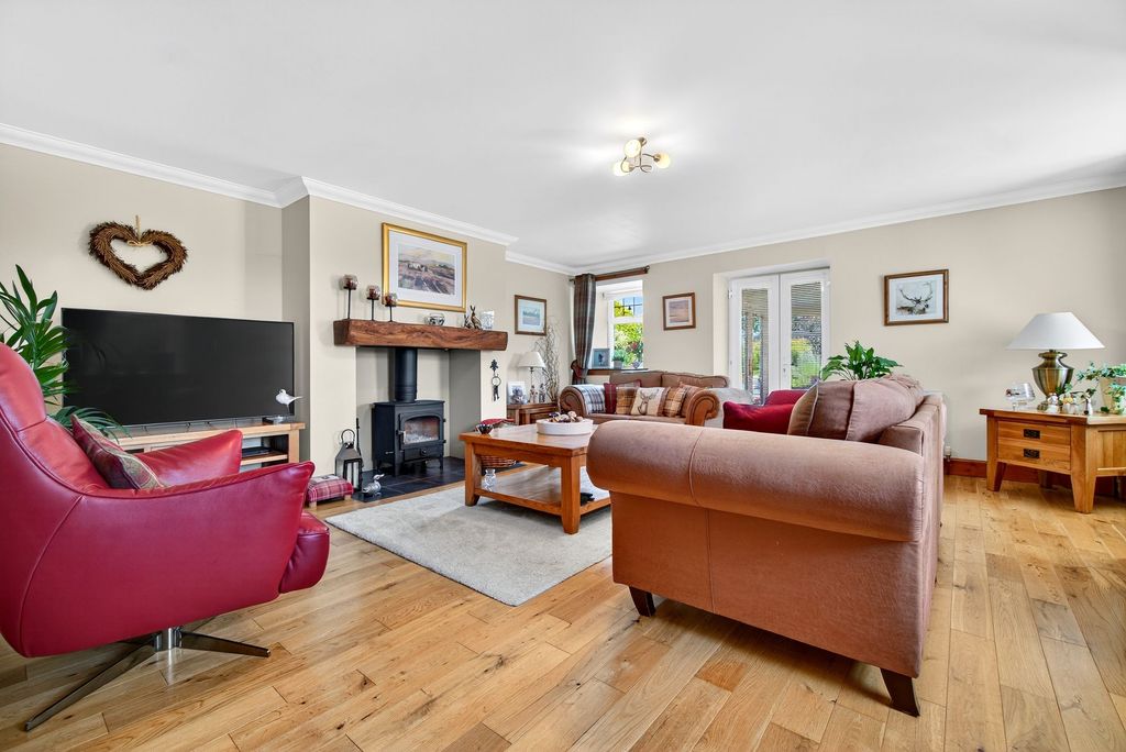 Property photo 3 of 34