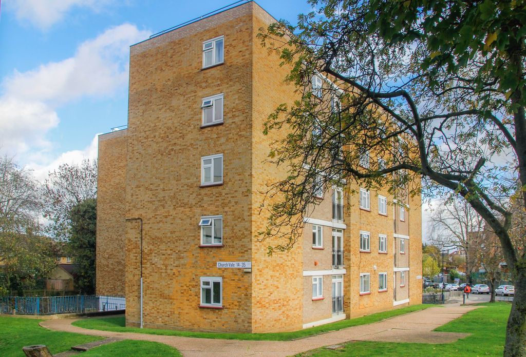 Property photo 1 of 6