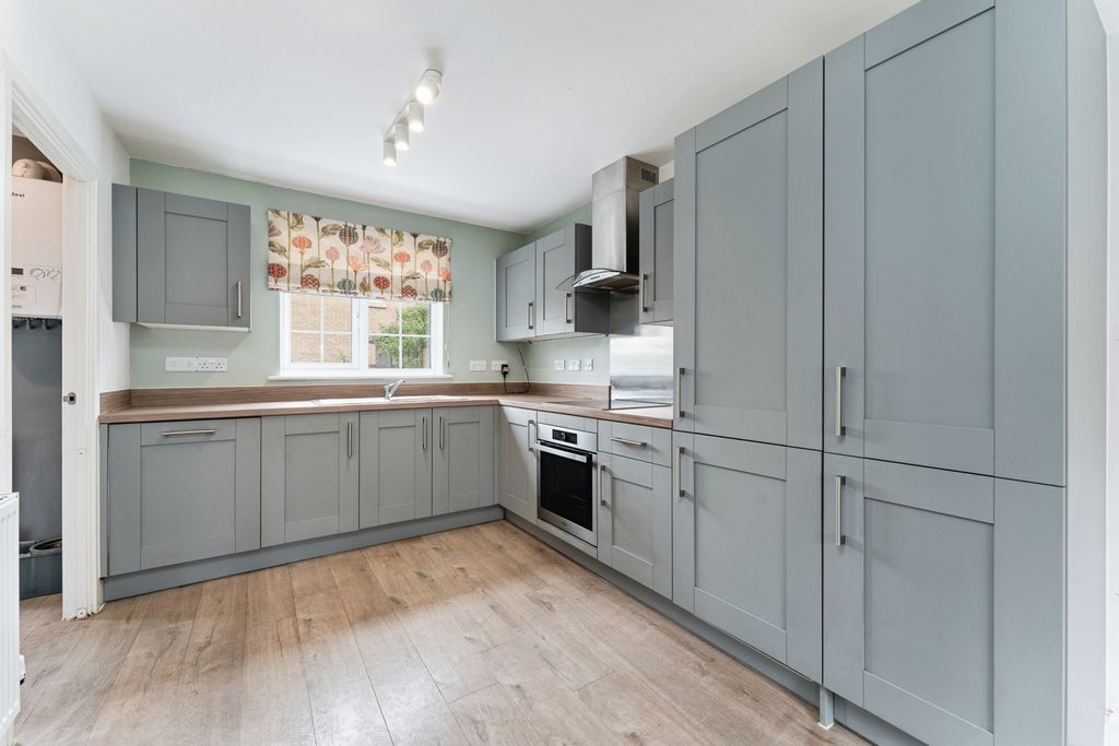 Property photo 2 of 17 Photo