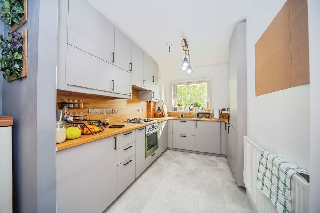 Property photo 2 of 17 Pbox-Img.Jpg
