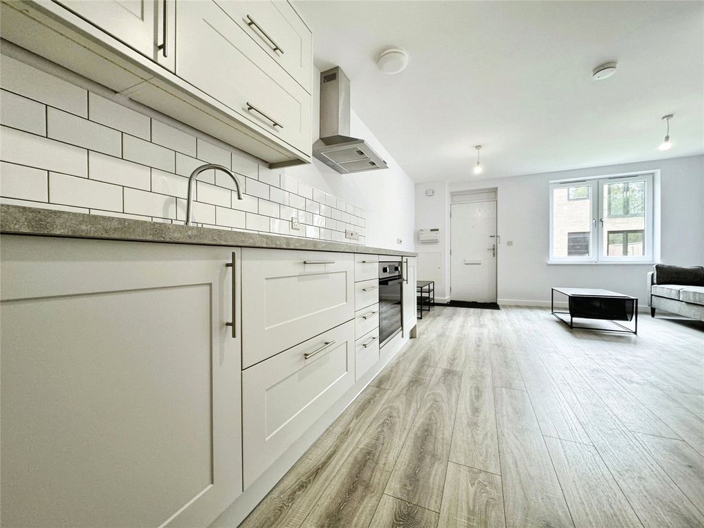 Property photo 3 of 8 Picture No. 04